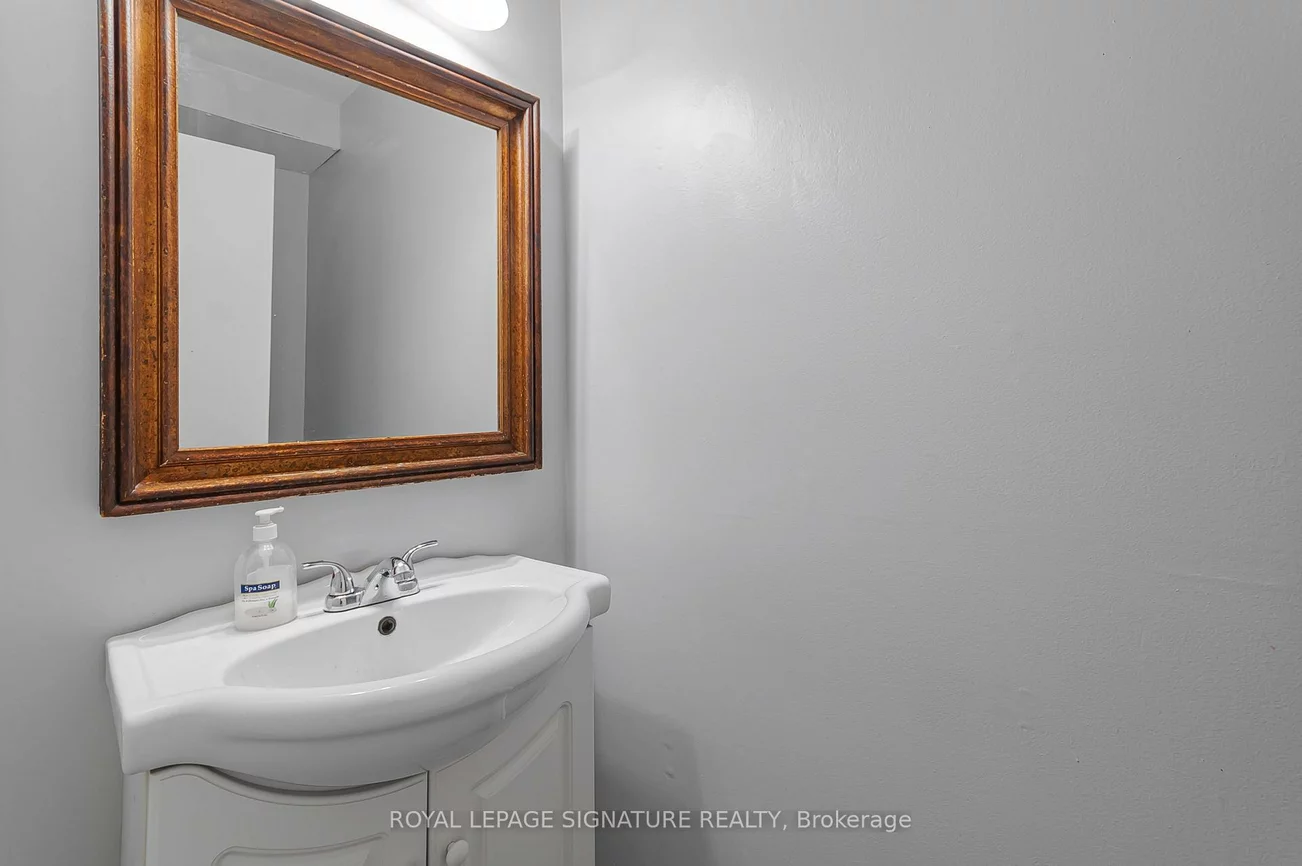 27, DAPHNE, Cundles East, Barrie