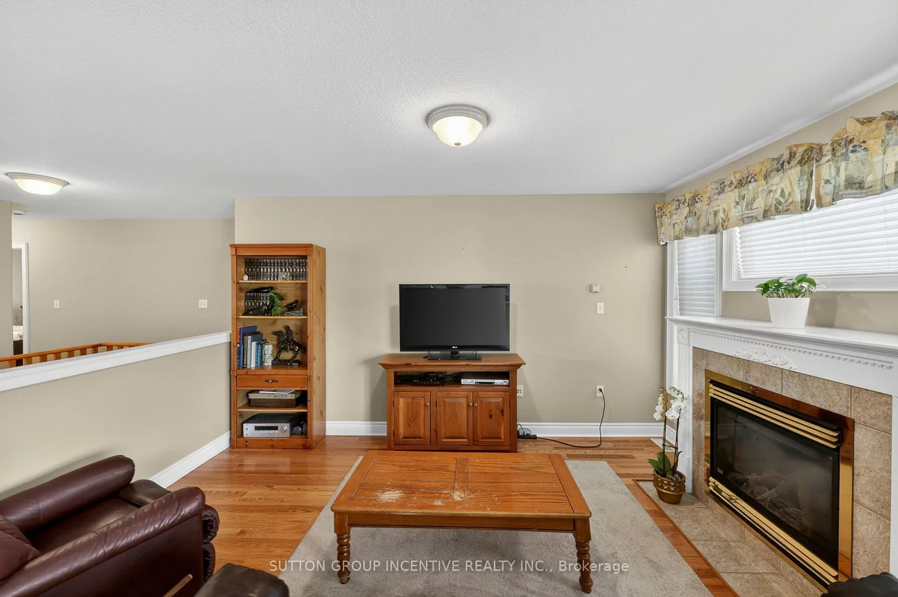 101, Lion's Gate, Little Lake, Barrie