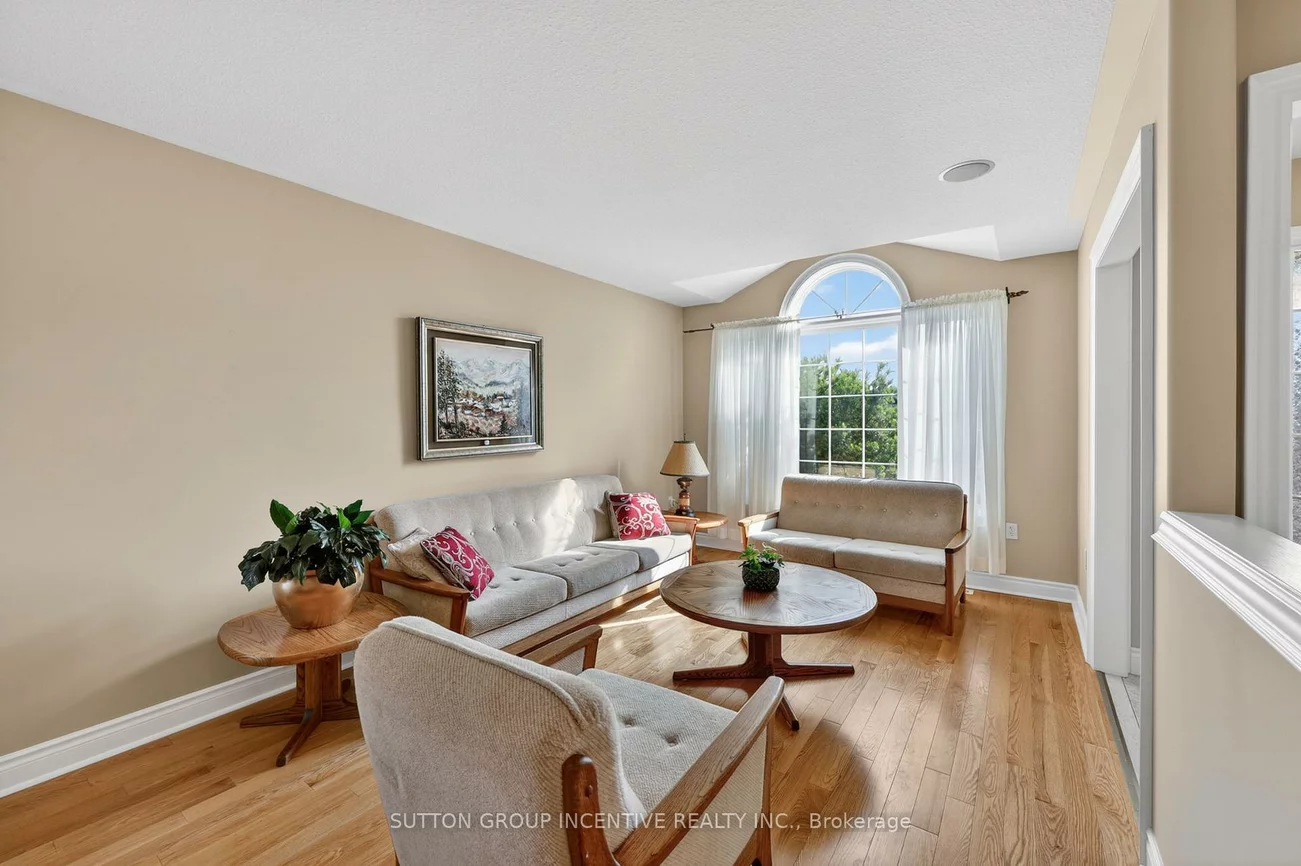 101, Lion's Gate, Little Lake, Barrie