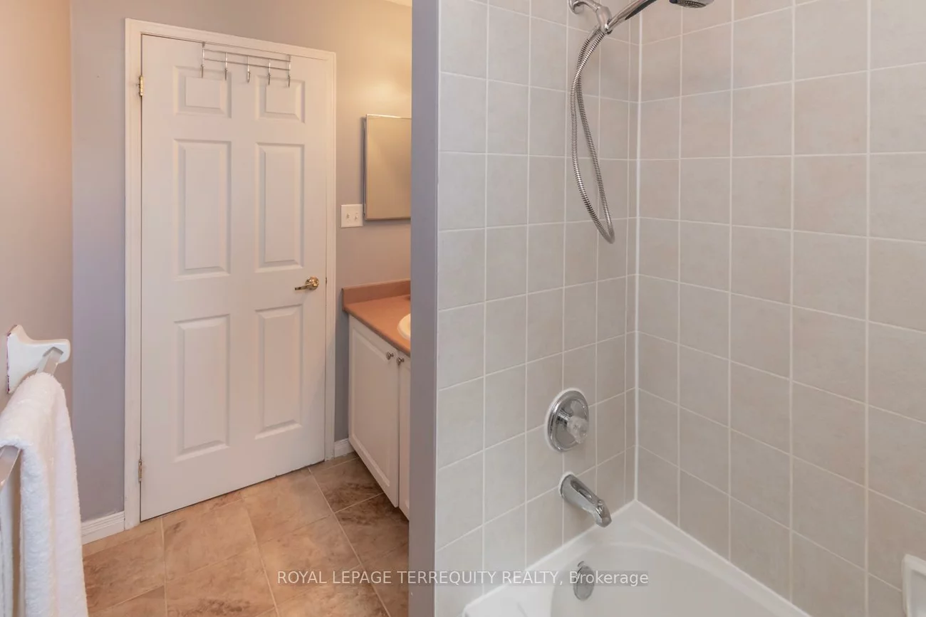 14, Hewitt, Georgian Drive, Barrie