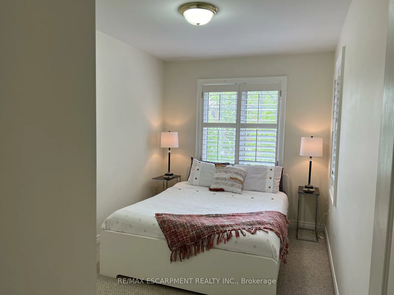 210, Owen, Wellington, Barrie