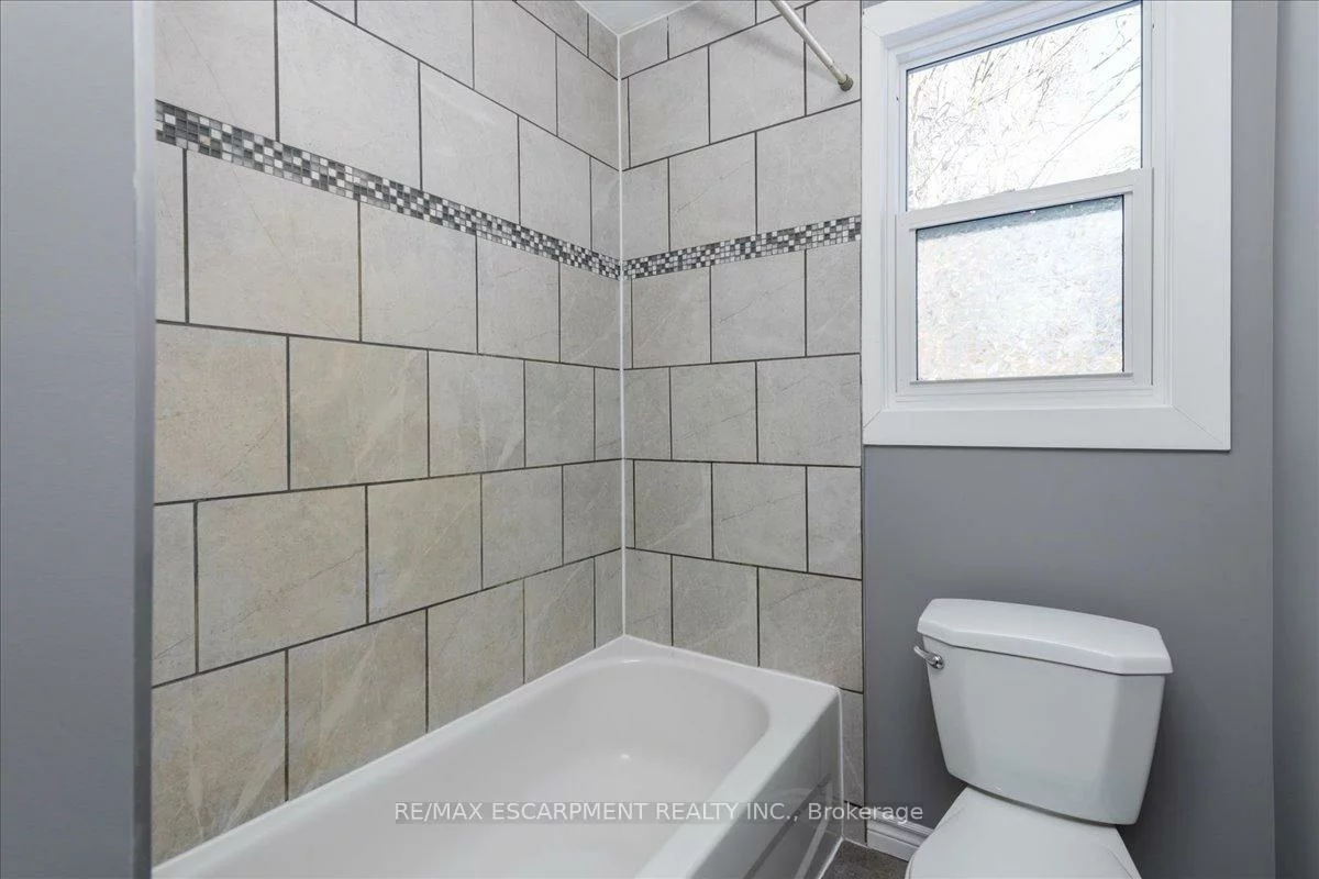 210, Owen, Wellington, Barrie