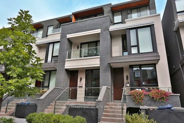 210, Owen, Wellington, Barrie