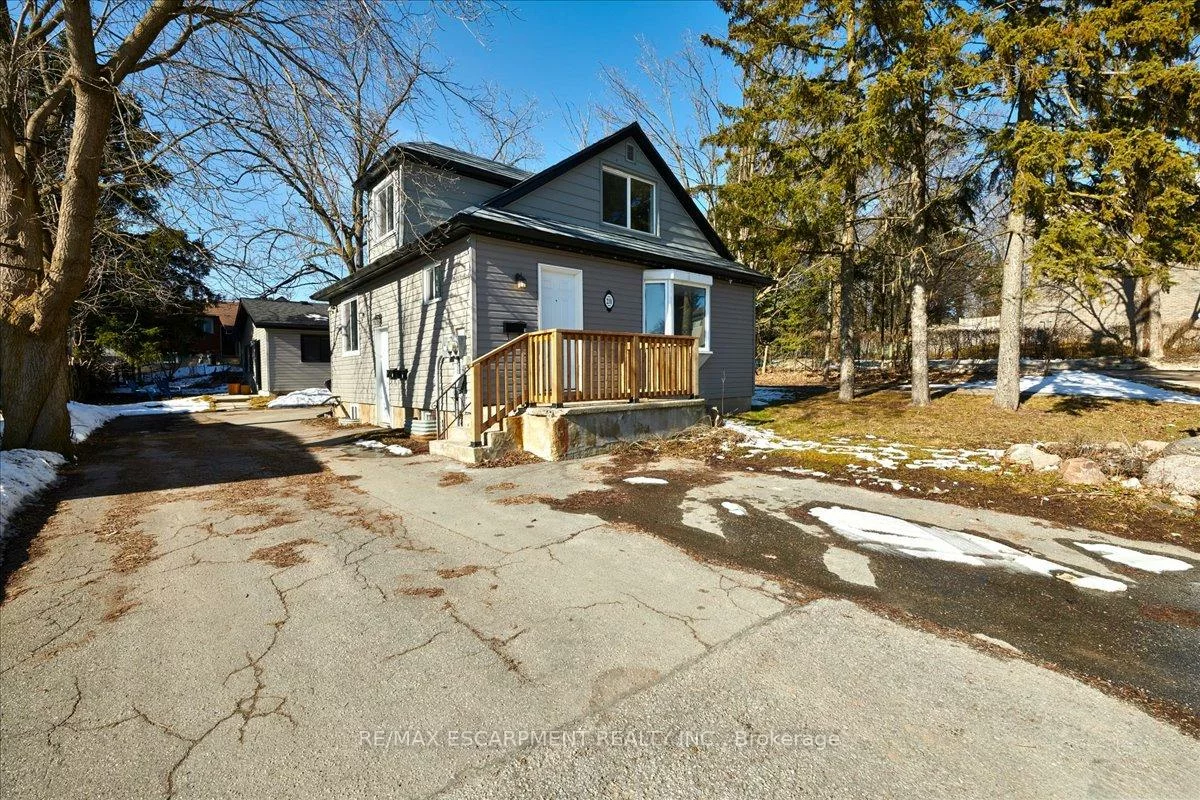210, Owen, Wellington, Barrie