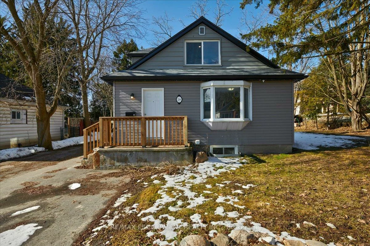 210, Owen, Wellington, Barrie