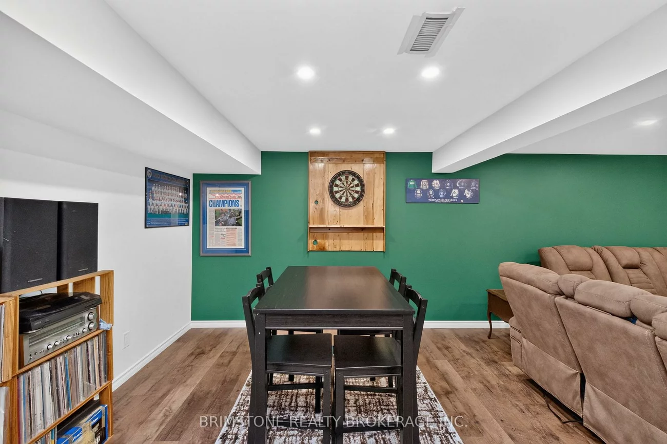 22, Lonsdale, Grove East, Barrie