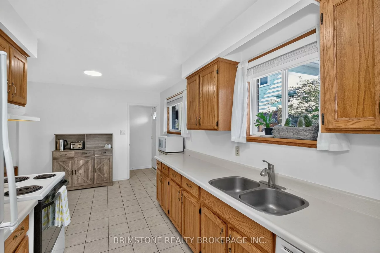 22, Lonsdale, Grove East, Barrie
