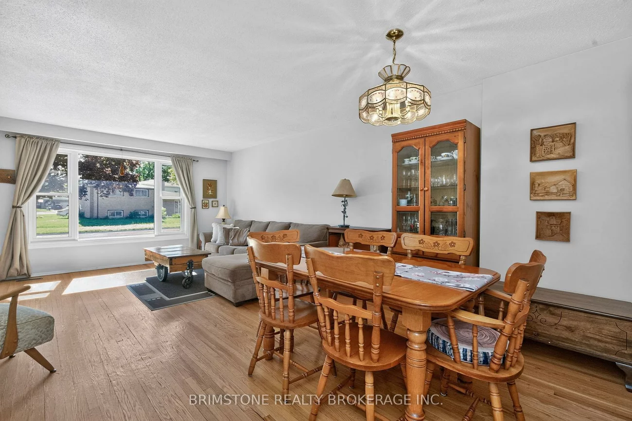 22, Lonsdale, Grove East, Barrie