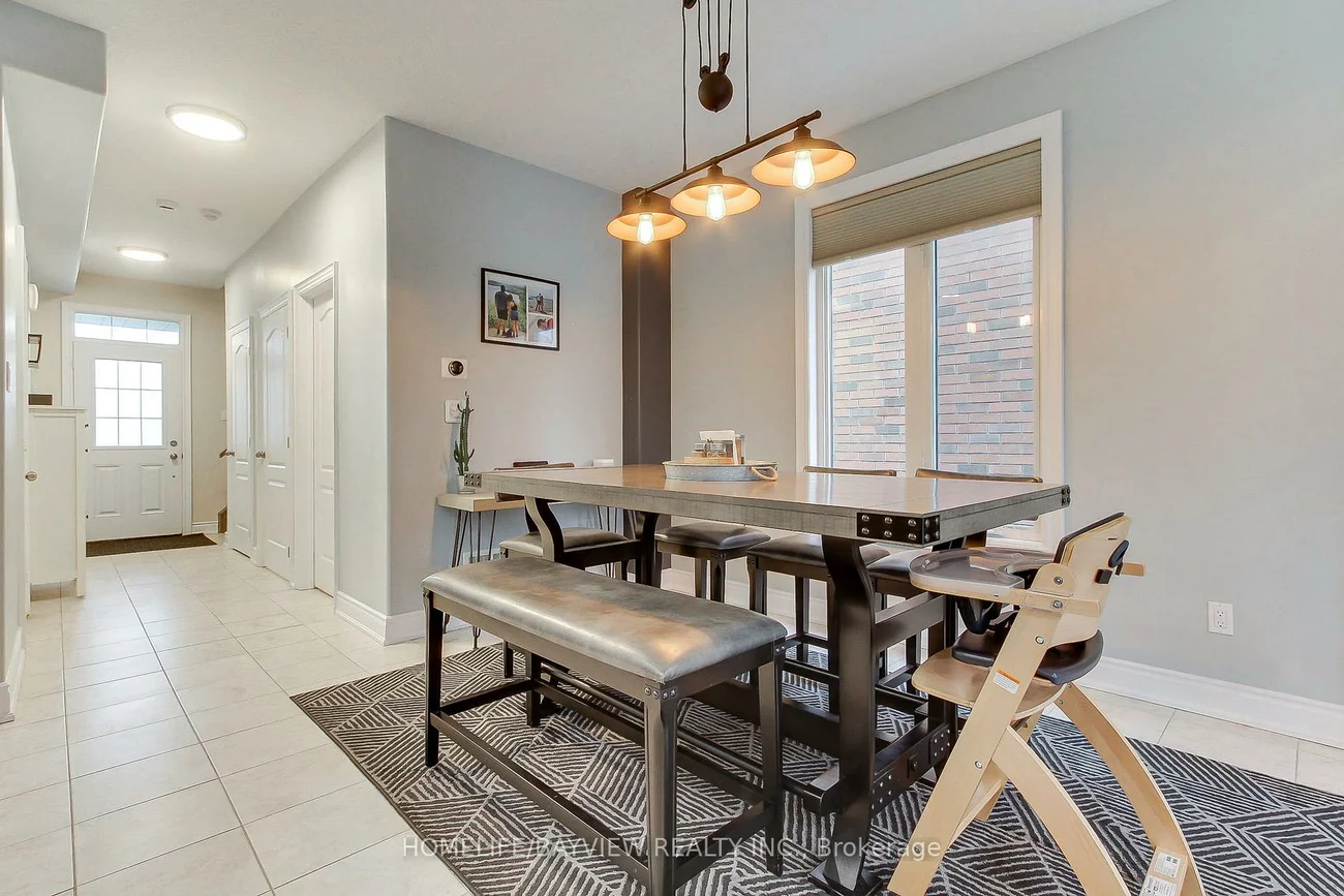 35, Booth, Painswick South, Barrie
