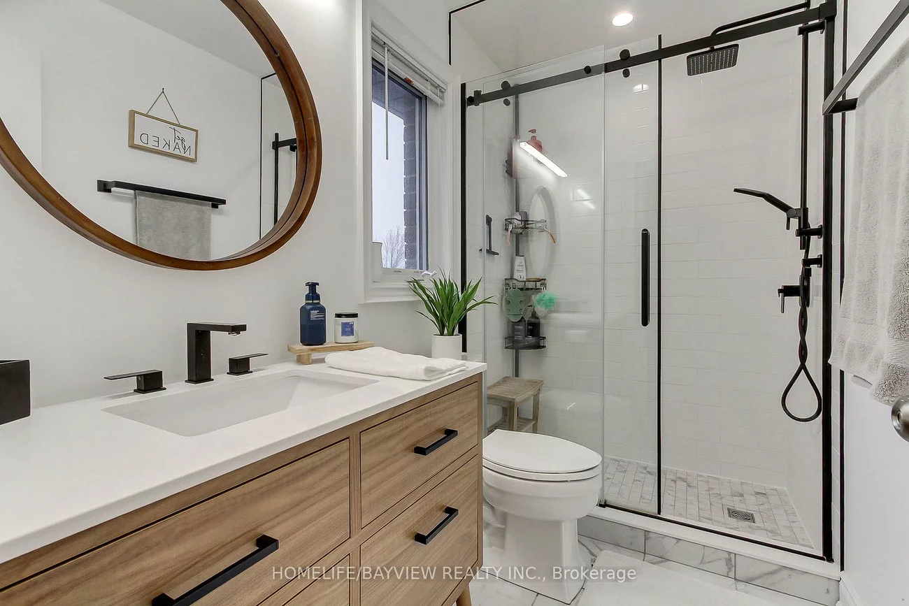 35, Booth, Painswick South, Barrie