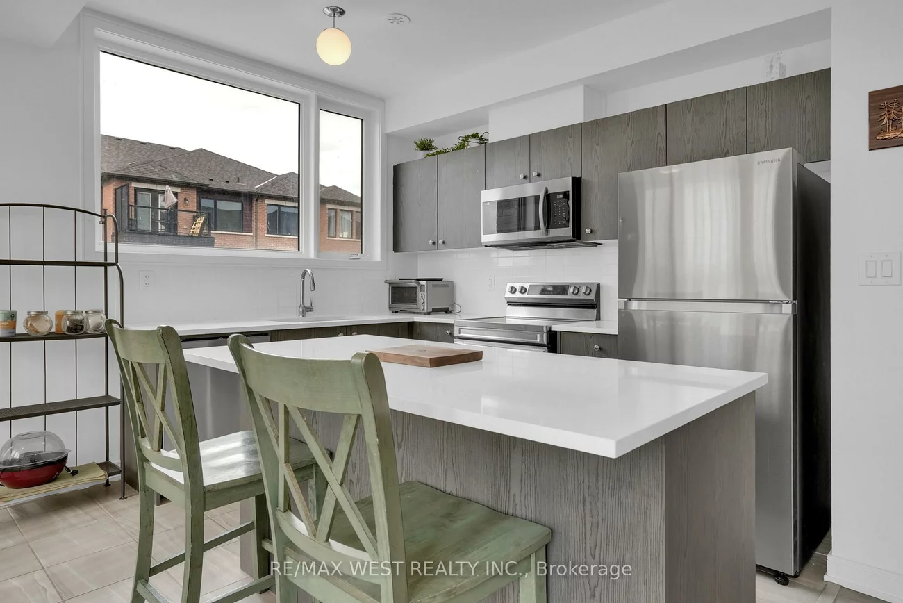 34, Spry, Innis-Shore, Barrie