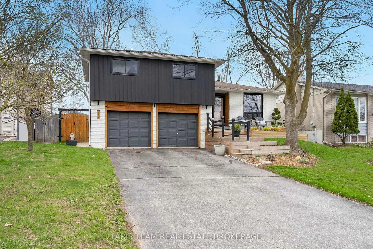 20, Carol, Allandale Heights, Barrie