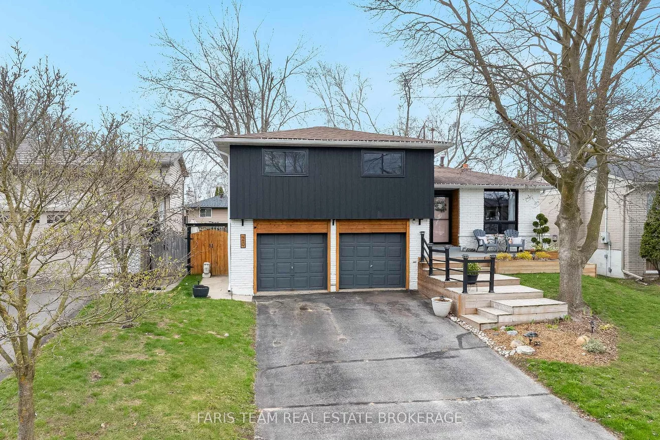 20, Carol, Allandale Heights, Barrie