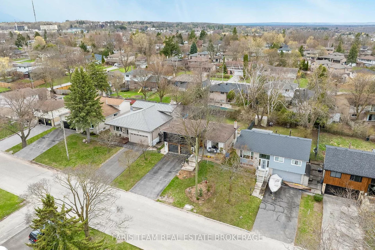 20, Carol, Allandale Heights, Barrie