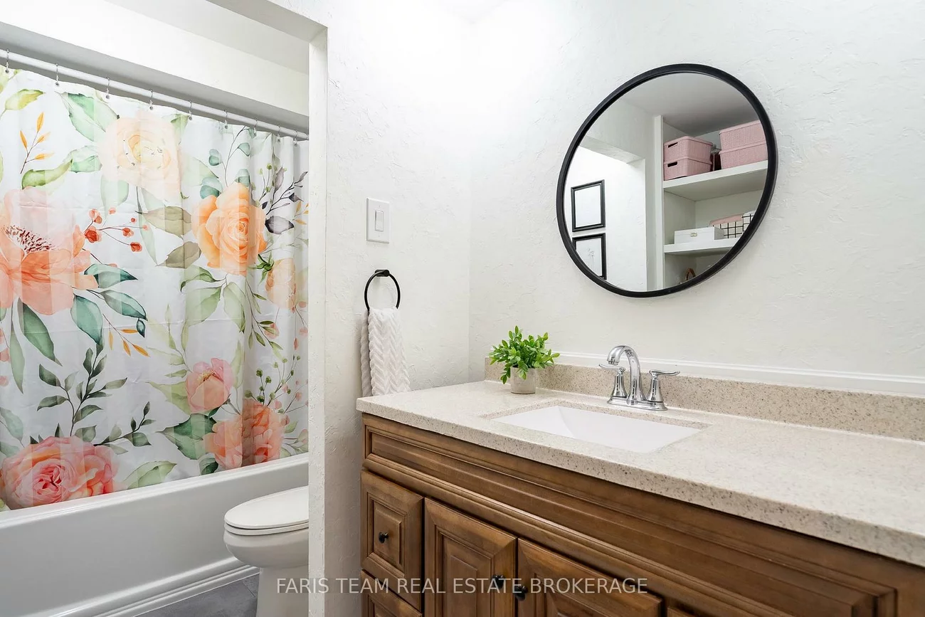 20, Carol, Allandale Heights, Barrie
