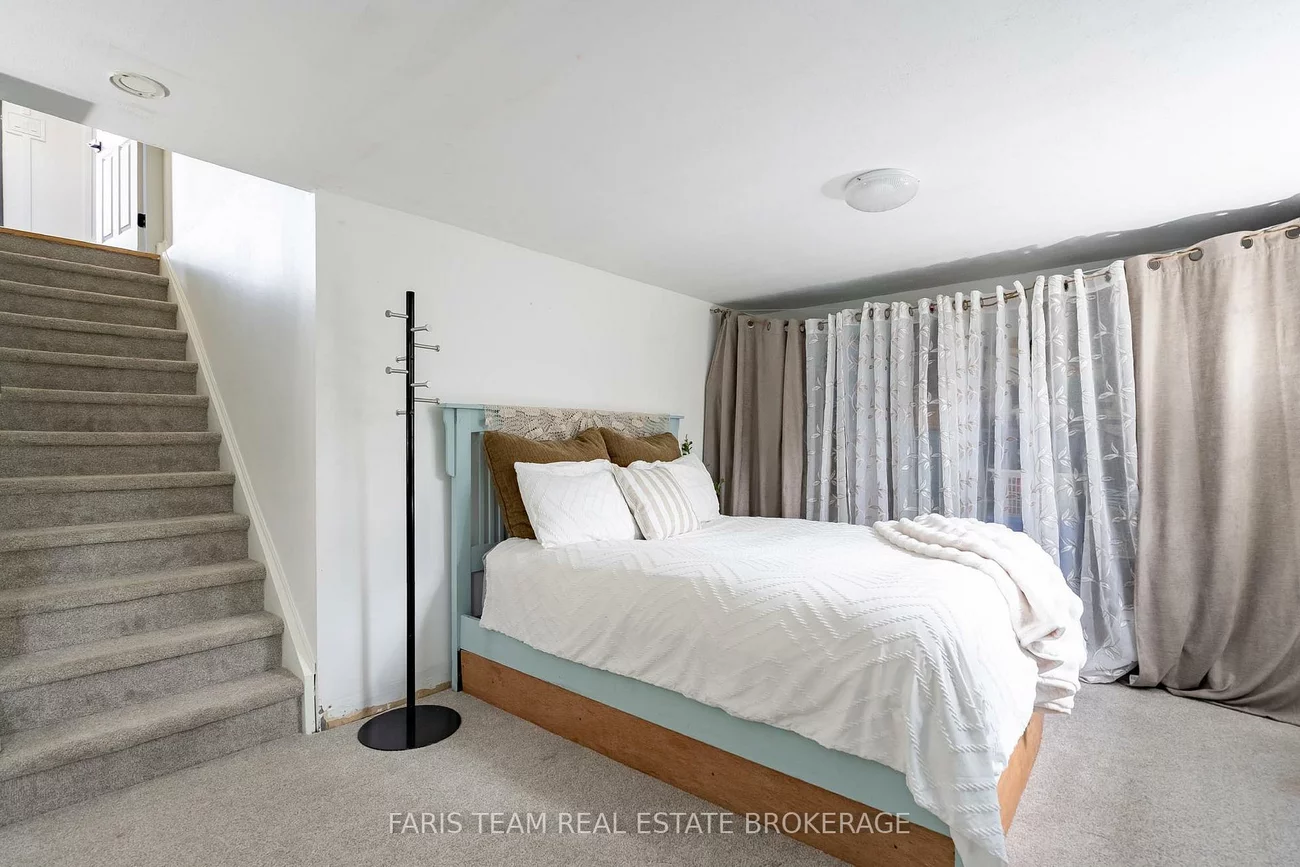 20, Carol, Allandale Heights, Barrie