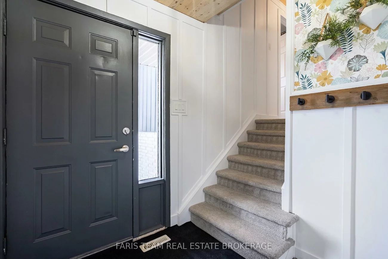 20, Carol, Allandale Heights, Barrie