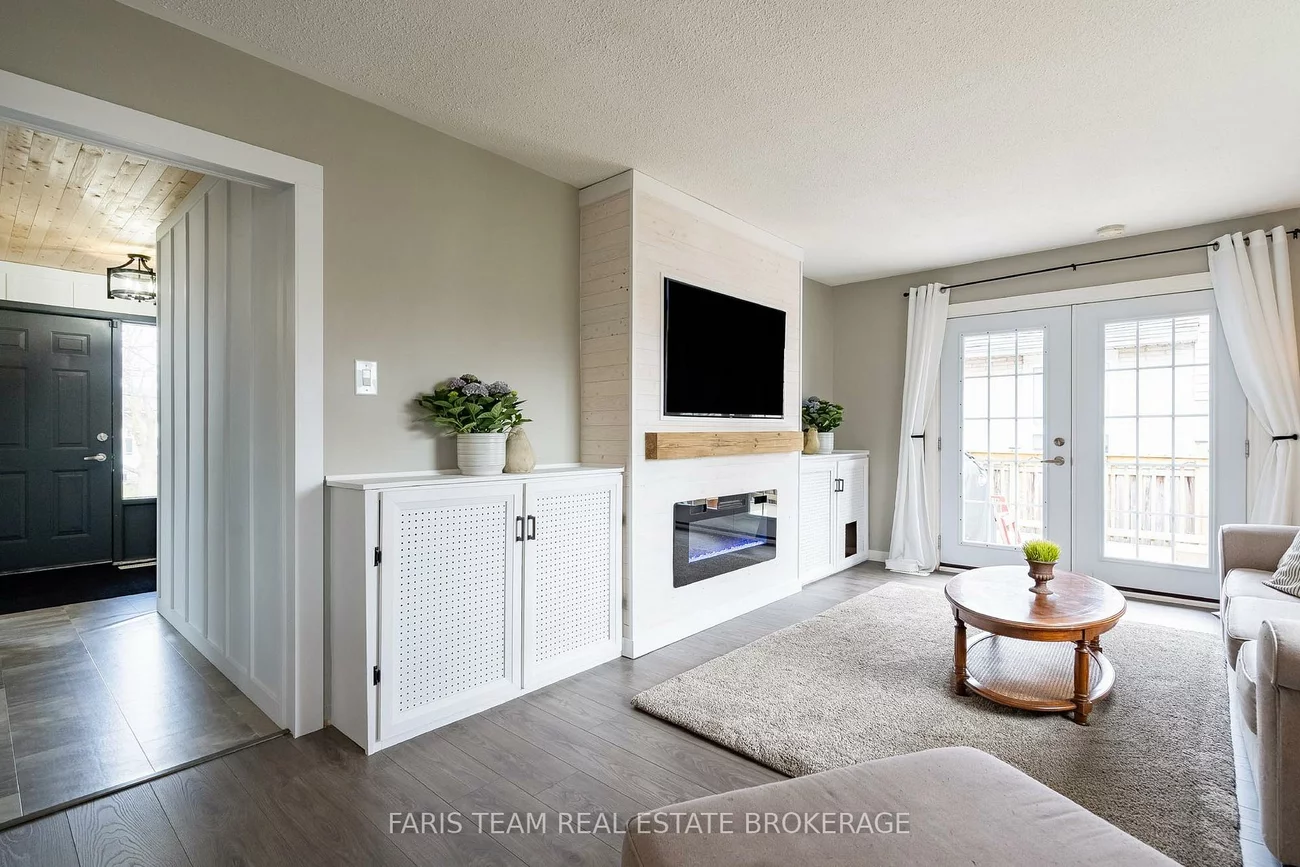 20, Carol, Allandale Heights, Barrie