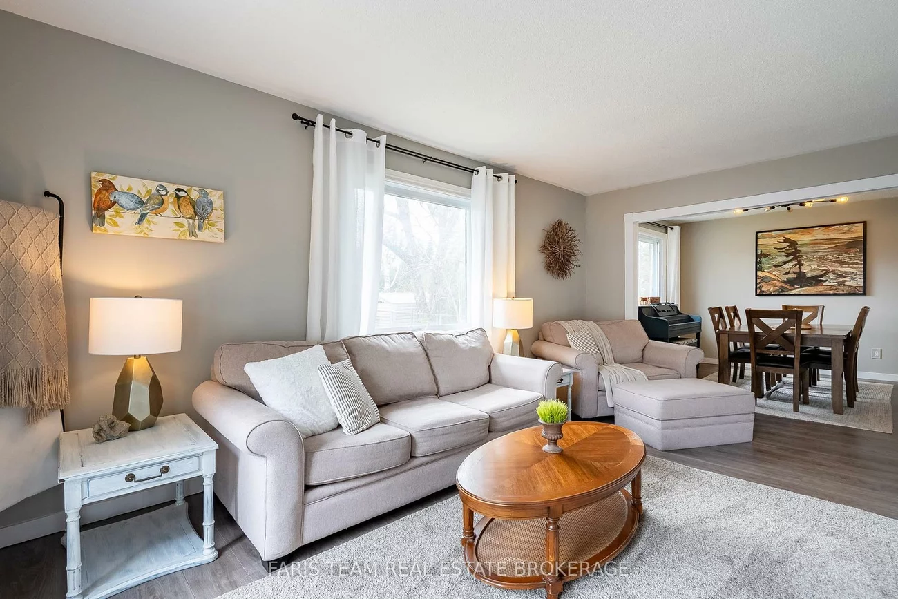 20, Carol, Allandale Heights, Barrie