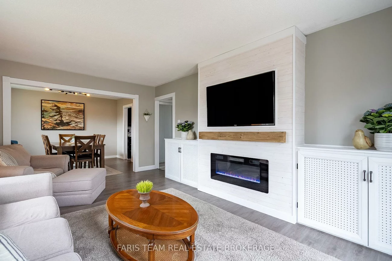 20, Carol, Allandale Heights, Barrie