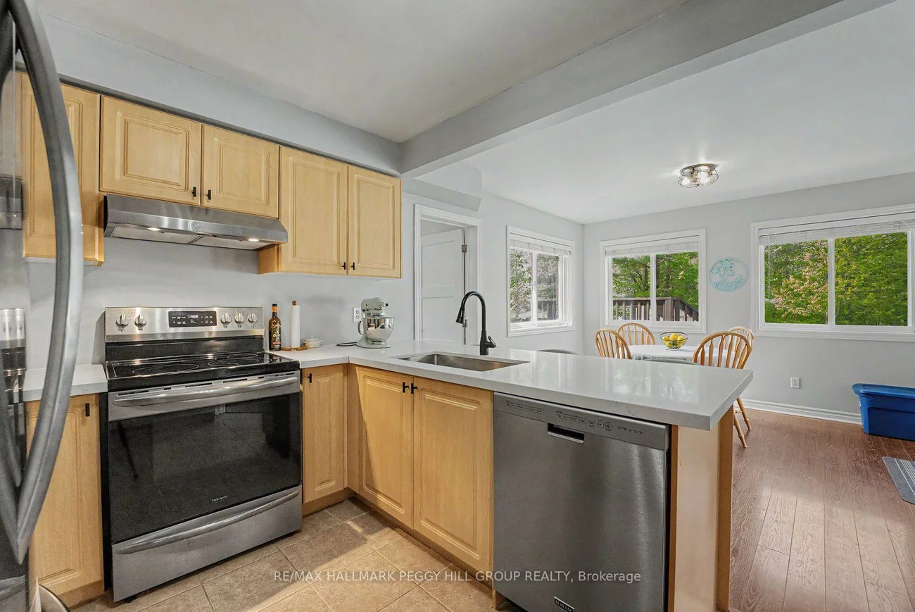 26, Kenwell, Holly, Barrie