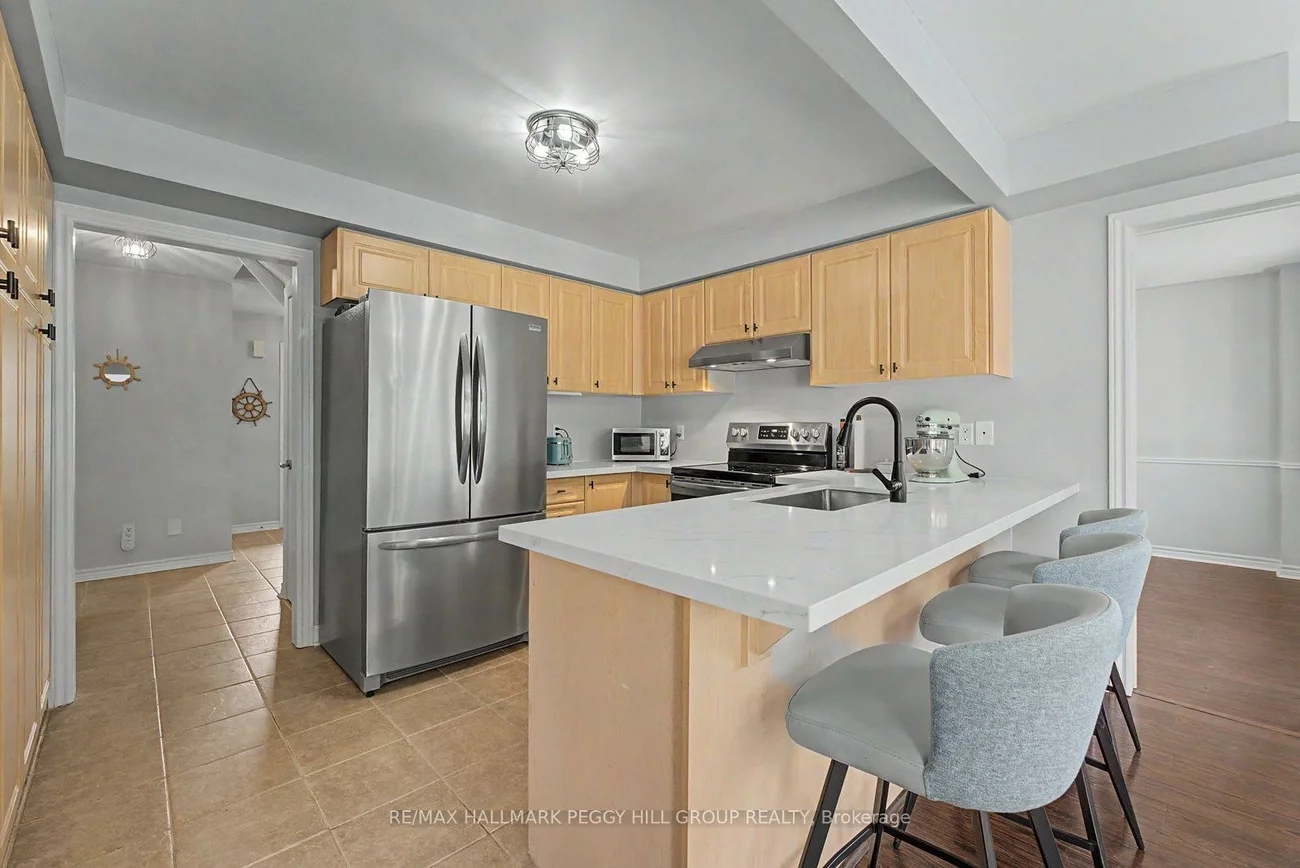 26, Kenwell, Holly, Barrie