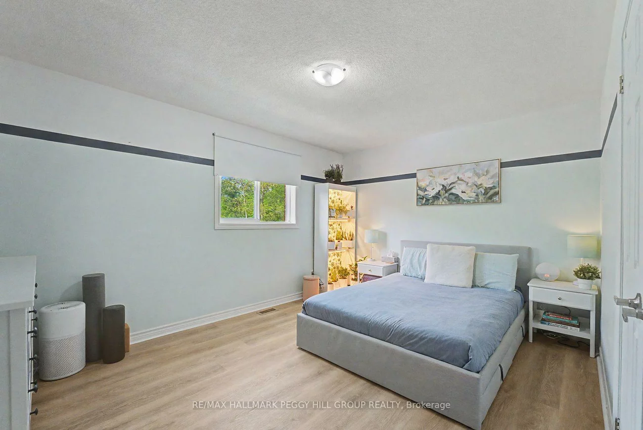 26, Kenwell, Holly, Barrie