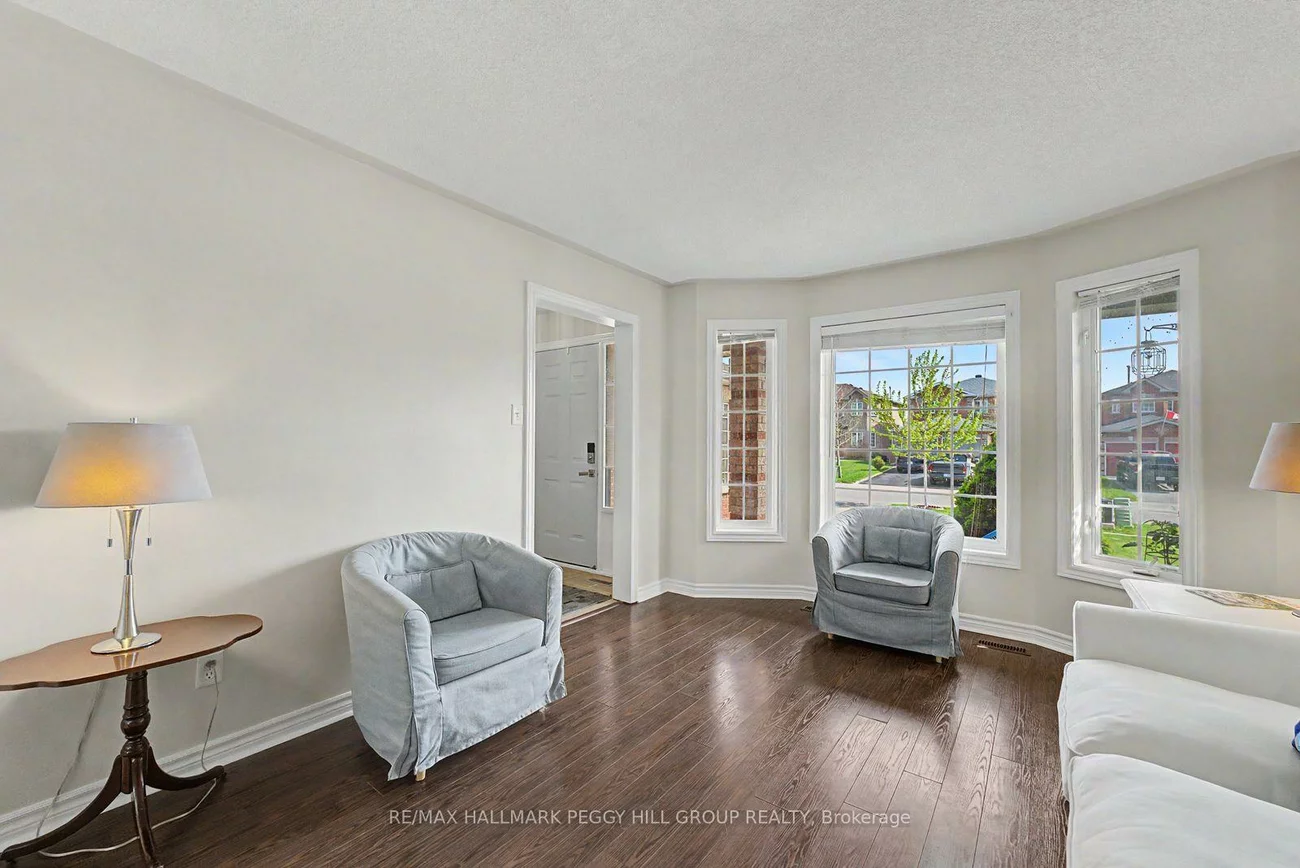 26, Kenwell, Holly, Barrie