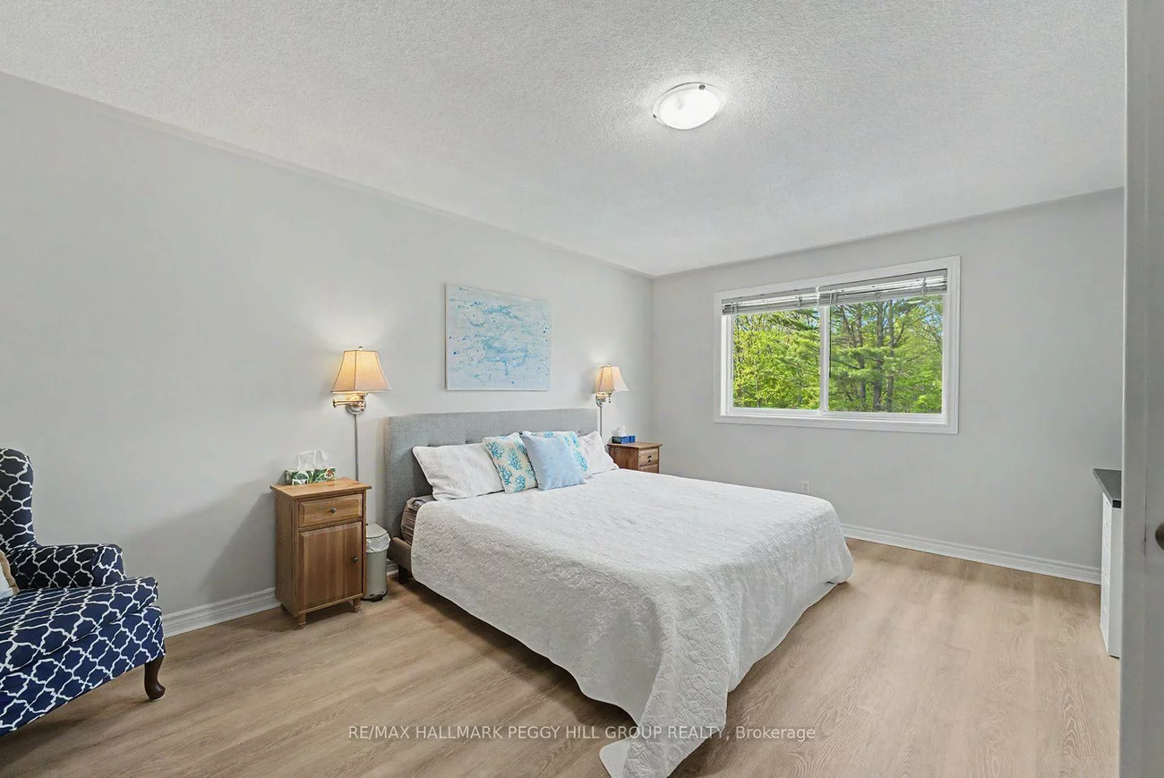 26, Kenwell, Holly, Barrie