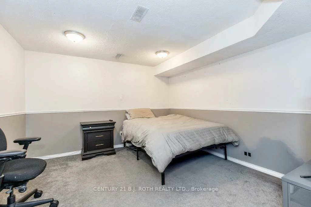99, CARDINAL, Cundles East, Barrie