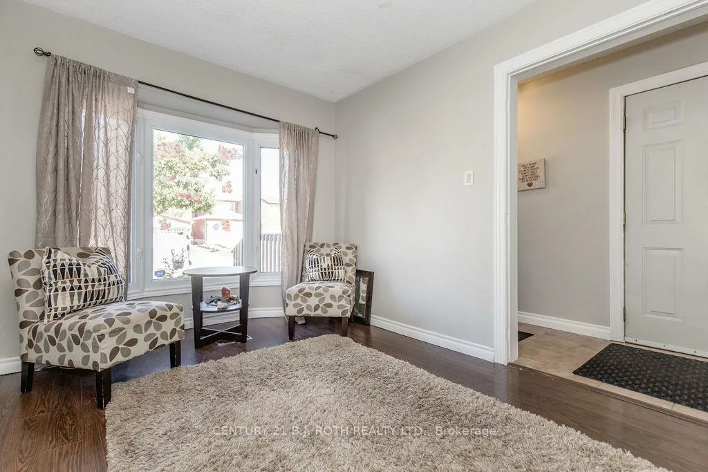 99, CARDINAL, Cundles East, Barrie