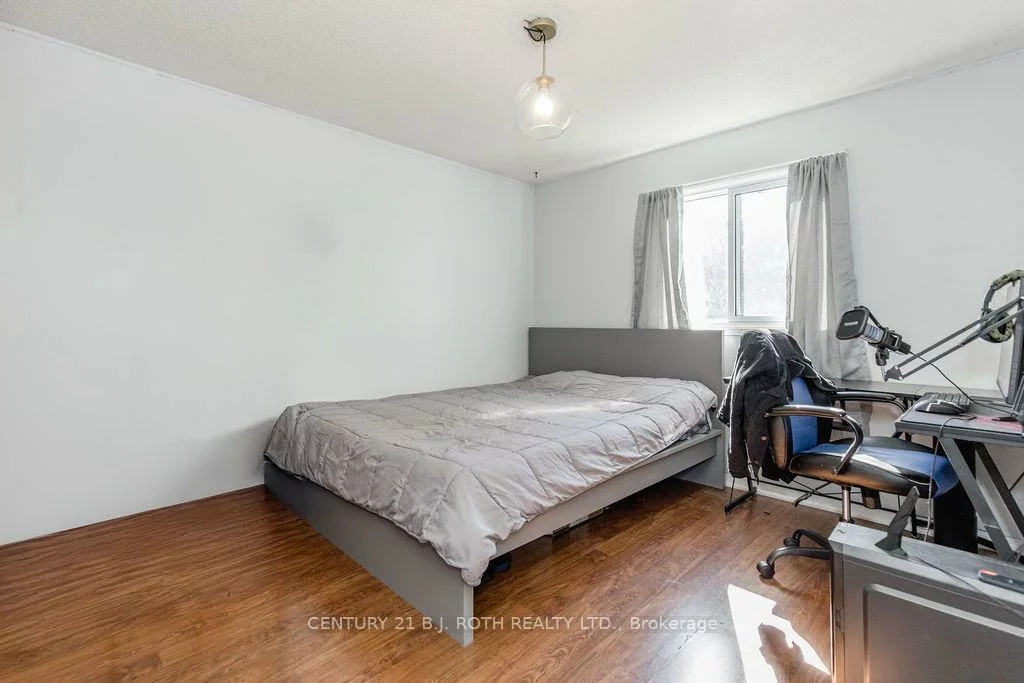 99, CARDINAL, Cundles East, Barrie