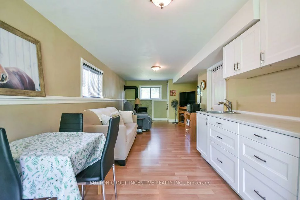 10, Palling, Grove East, Barrie