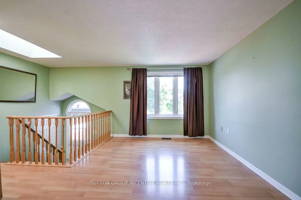 10, Palling, Grove East, Barrie