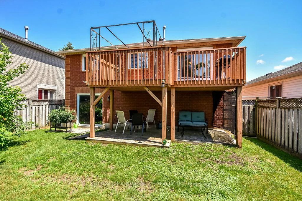 10, Palling, Grove East, Barrie