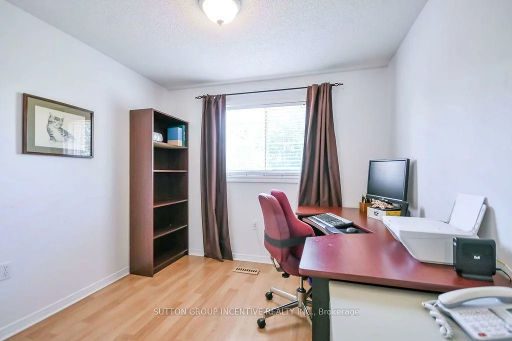 10, Palling, Grove East, Barrie