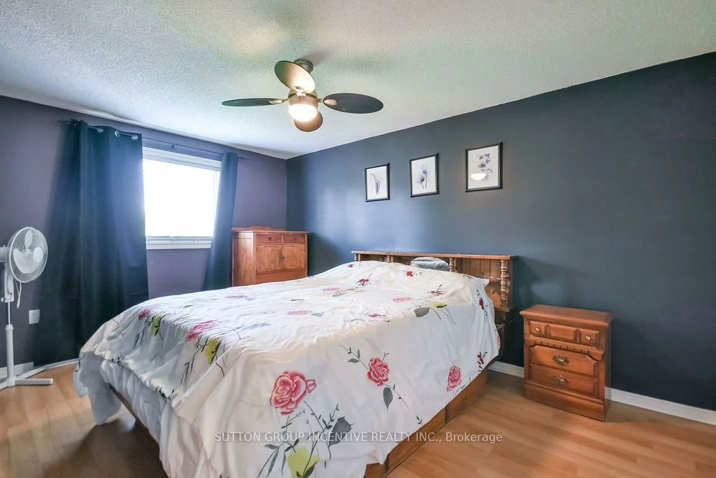 10, Palling, Grove East, Barrie