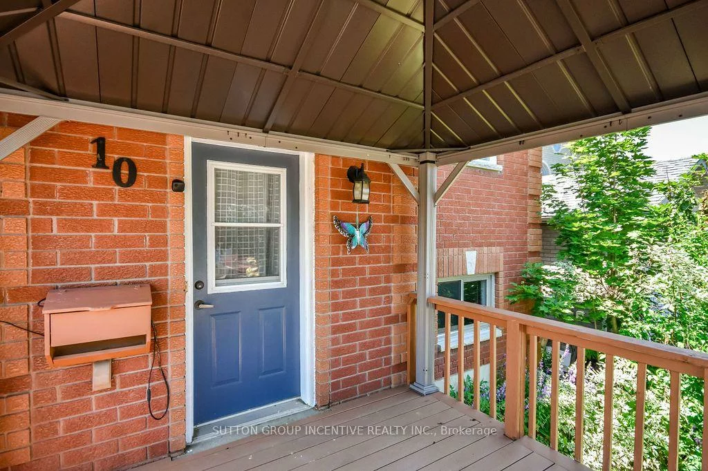 10, Palling, Grove East, Barrie