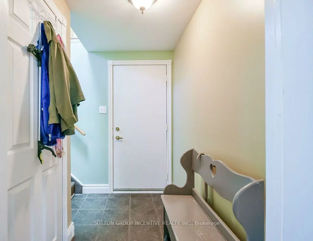 10, Palling, Grove East, Barrie