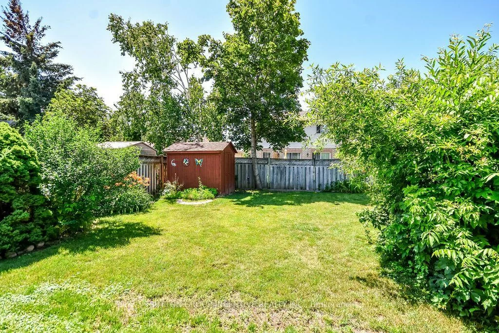 10, Palling, Grove East, Barrie