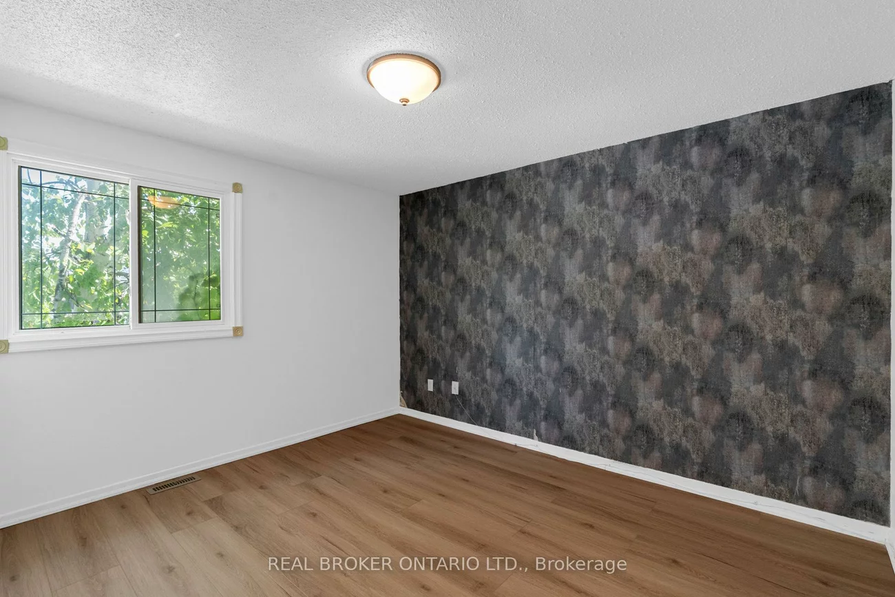 57, Bernick, Grove East, Barrie