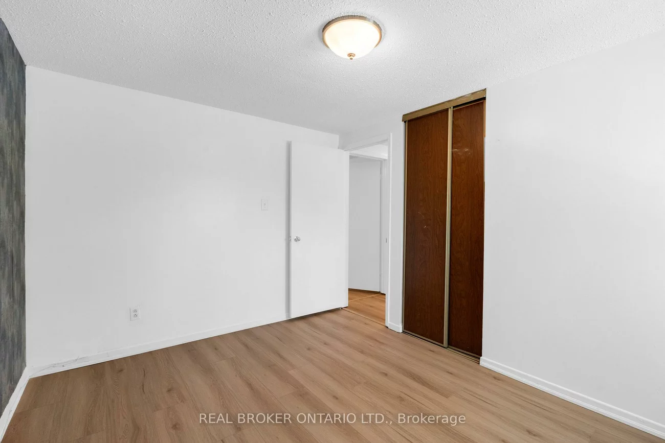 57, Bernick, Grove East, Barrie