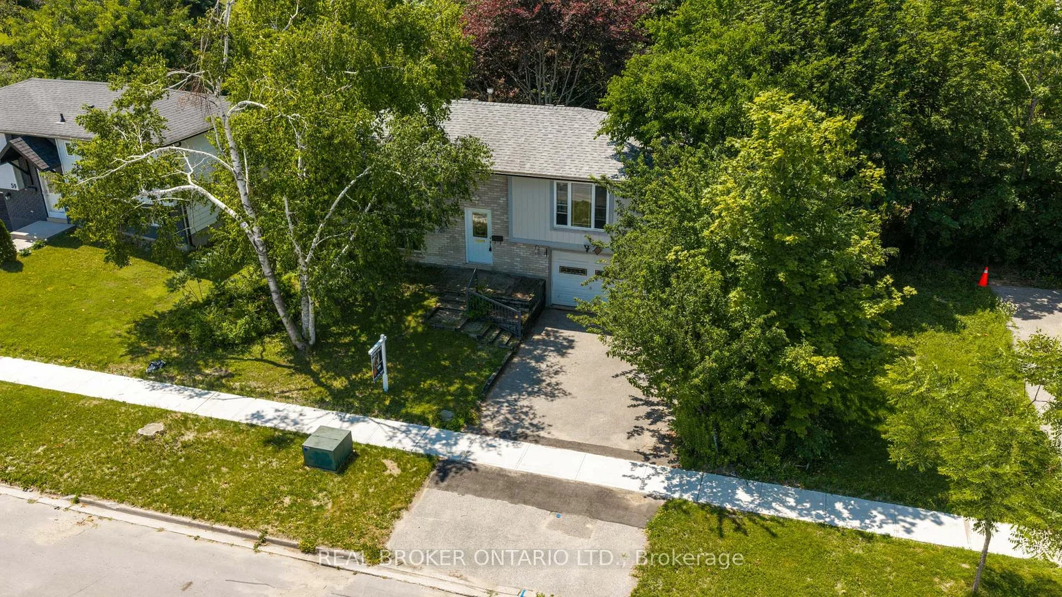 57, Bernick, Grove East, Barrie