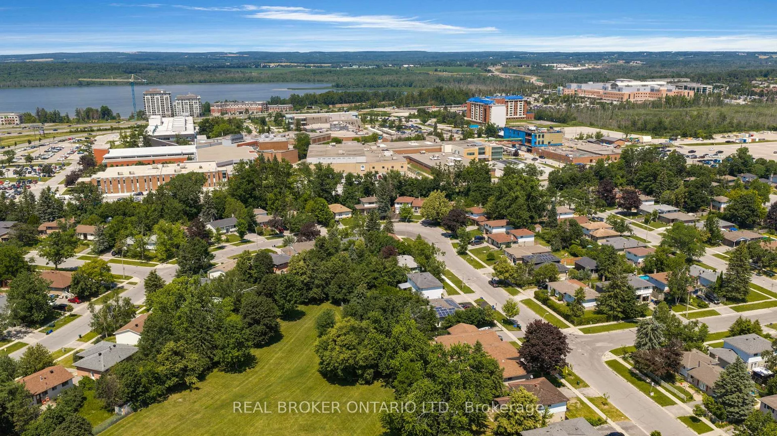 57, Bernick, Grove East, Barrie