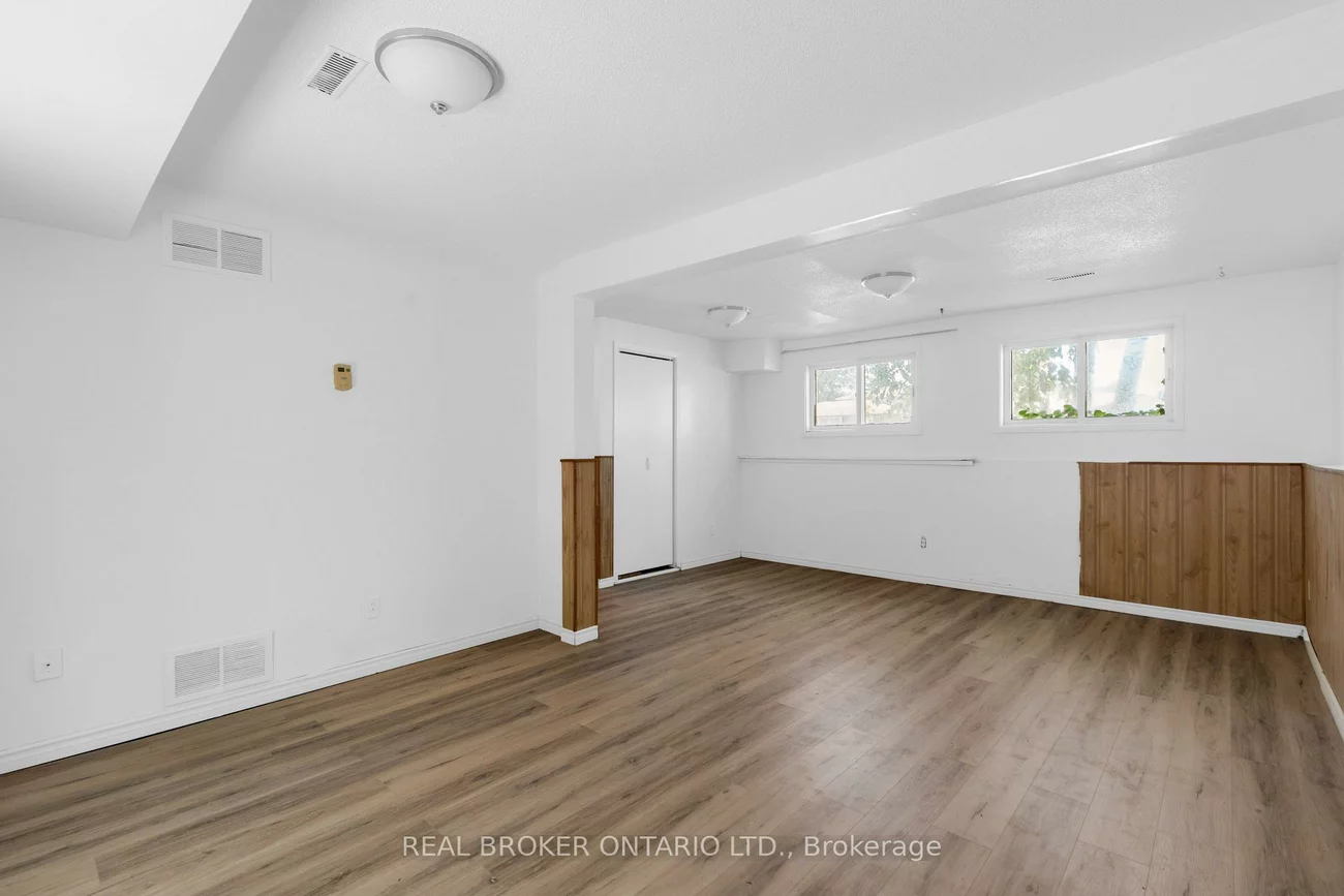 57, Bernick, Grove East, Barrie