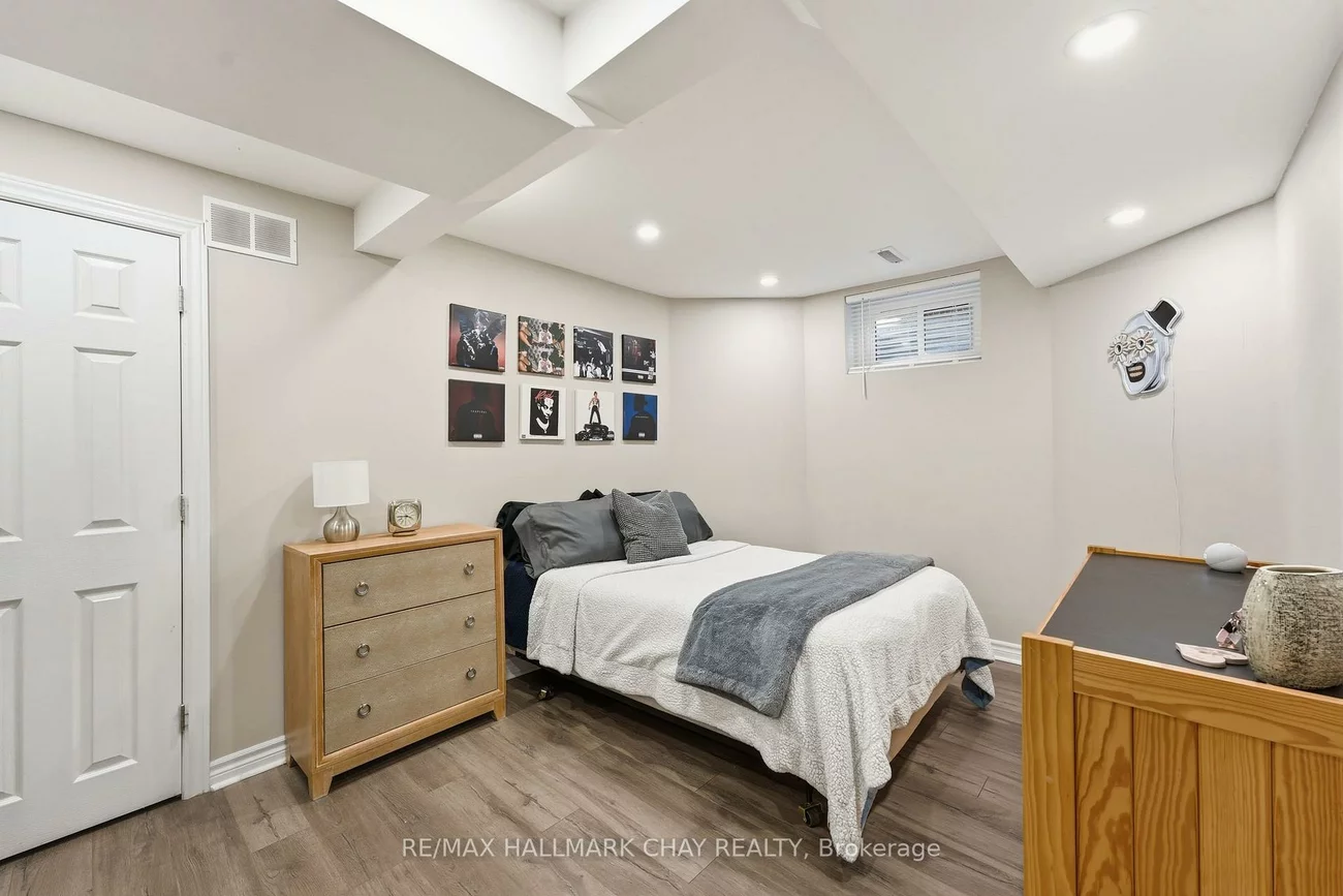 228, Wessenger, North Shore, Barrie