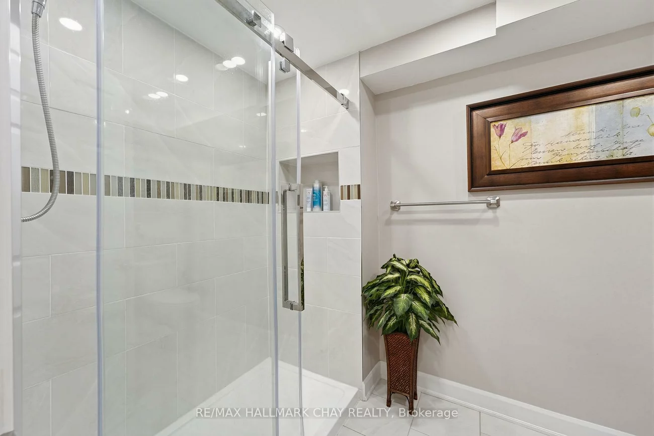 228, Wessenger, North Shore, Barrie