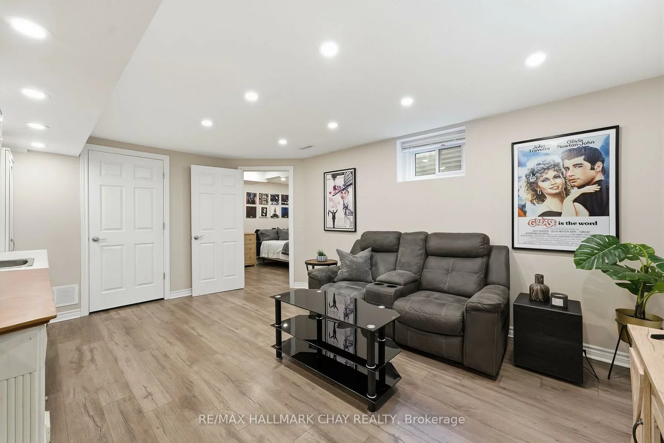 228, Wessenger, North Shore, Barrie