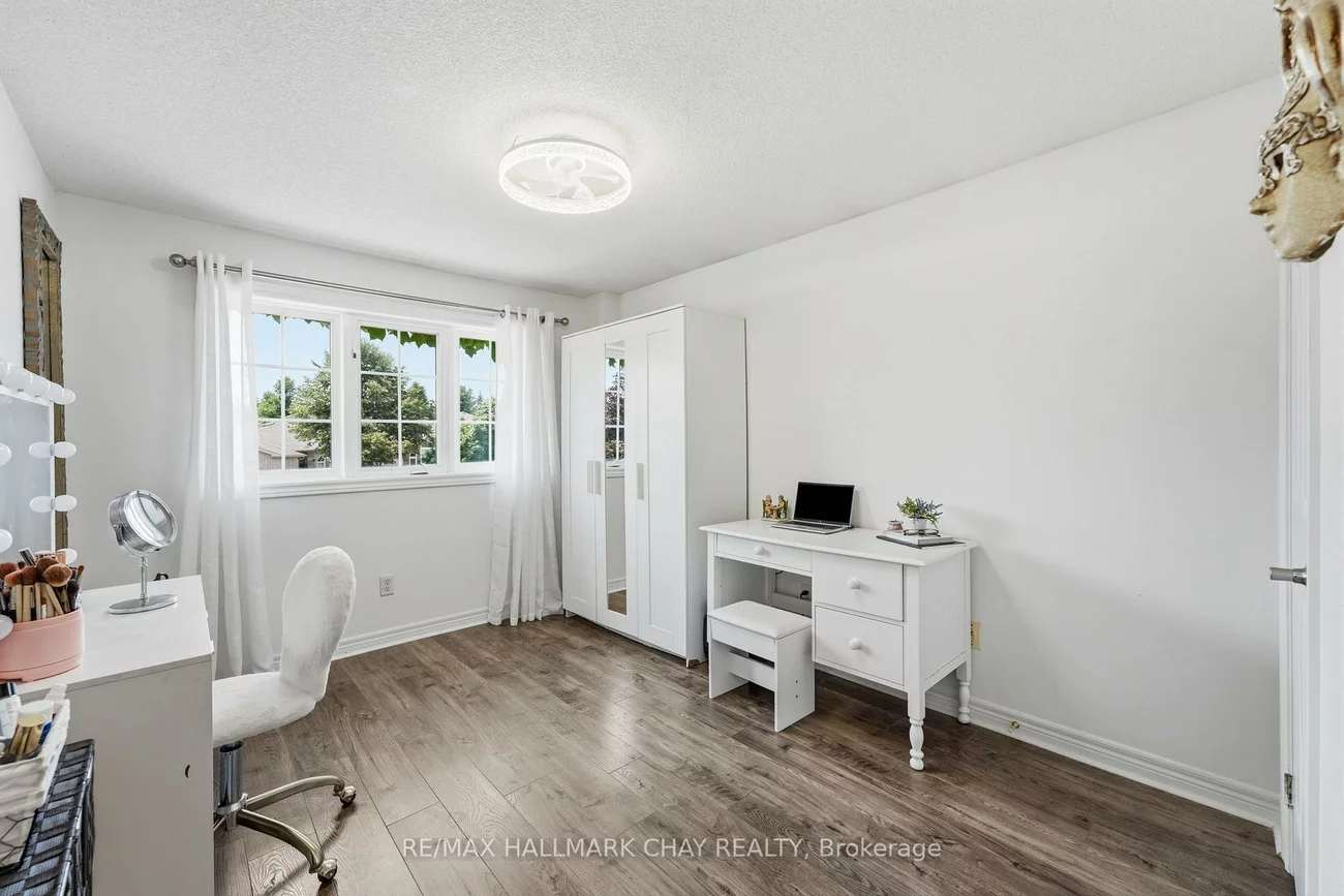 228, Wessenger, North Shore, Barrie