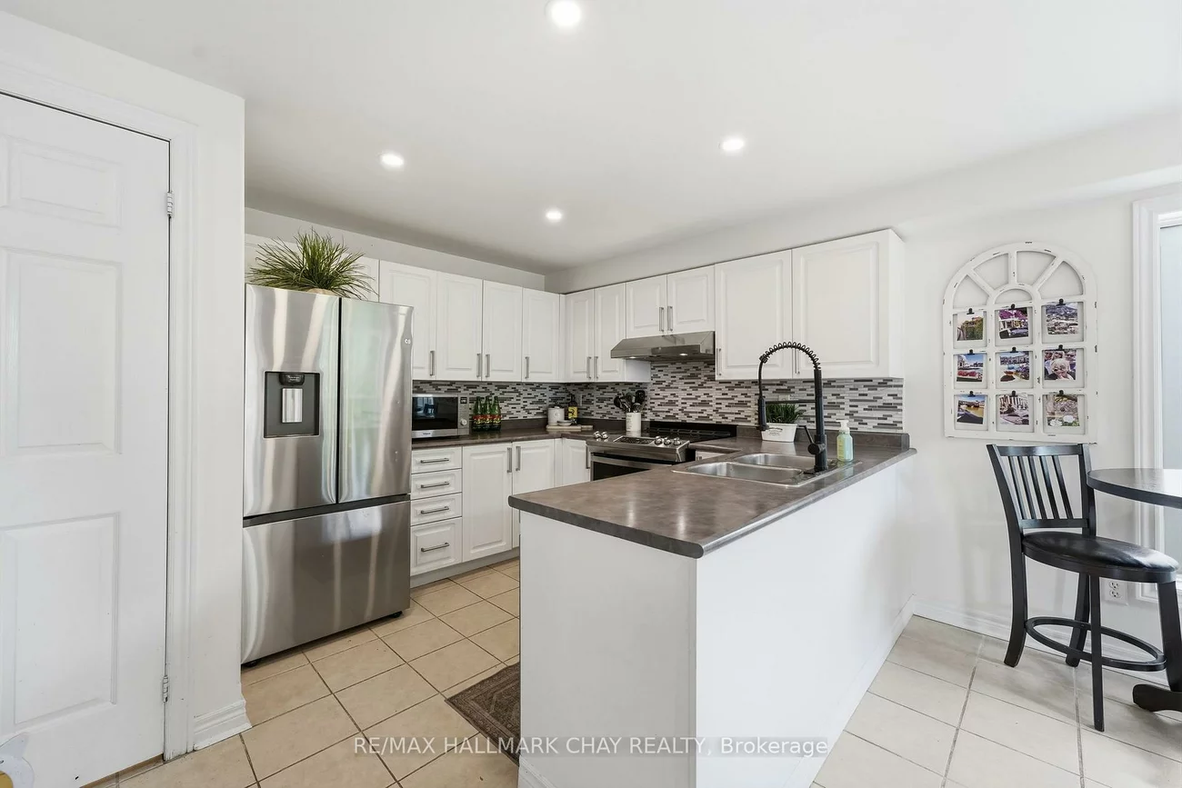 228, Wessenger, North Shore, Barrie